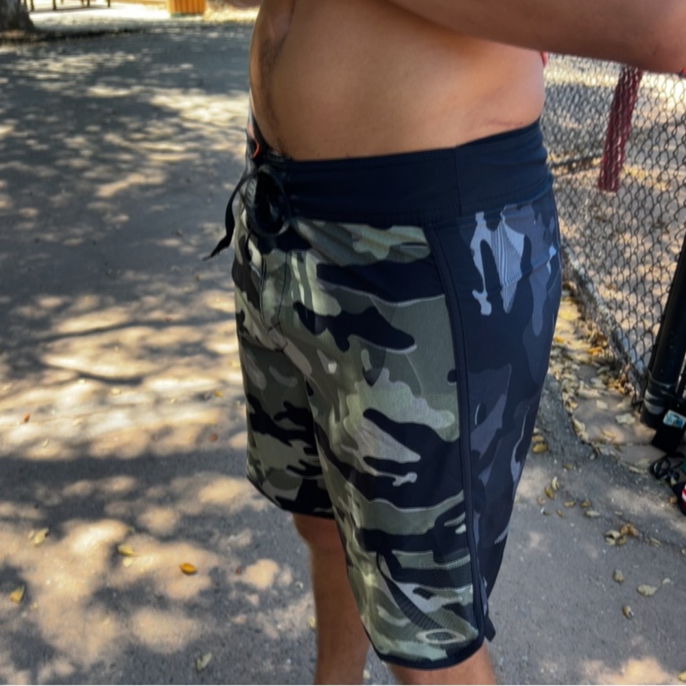 OAKLEY BLADE MEN BOARD SHORTS SURFER SURFING SWIMWEAR Camouflage STRETCH EDGE 32 - Picture 6 of 16